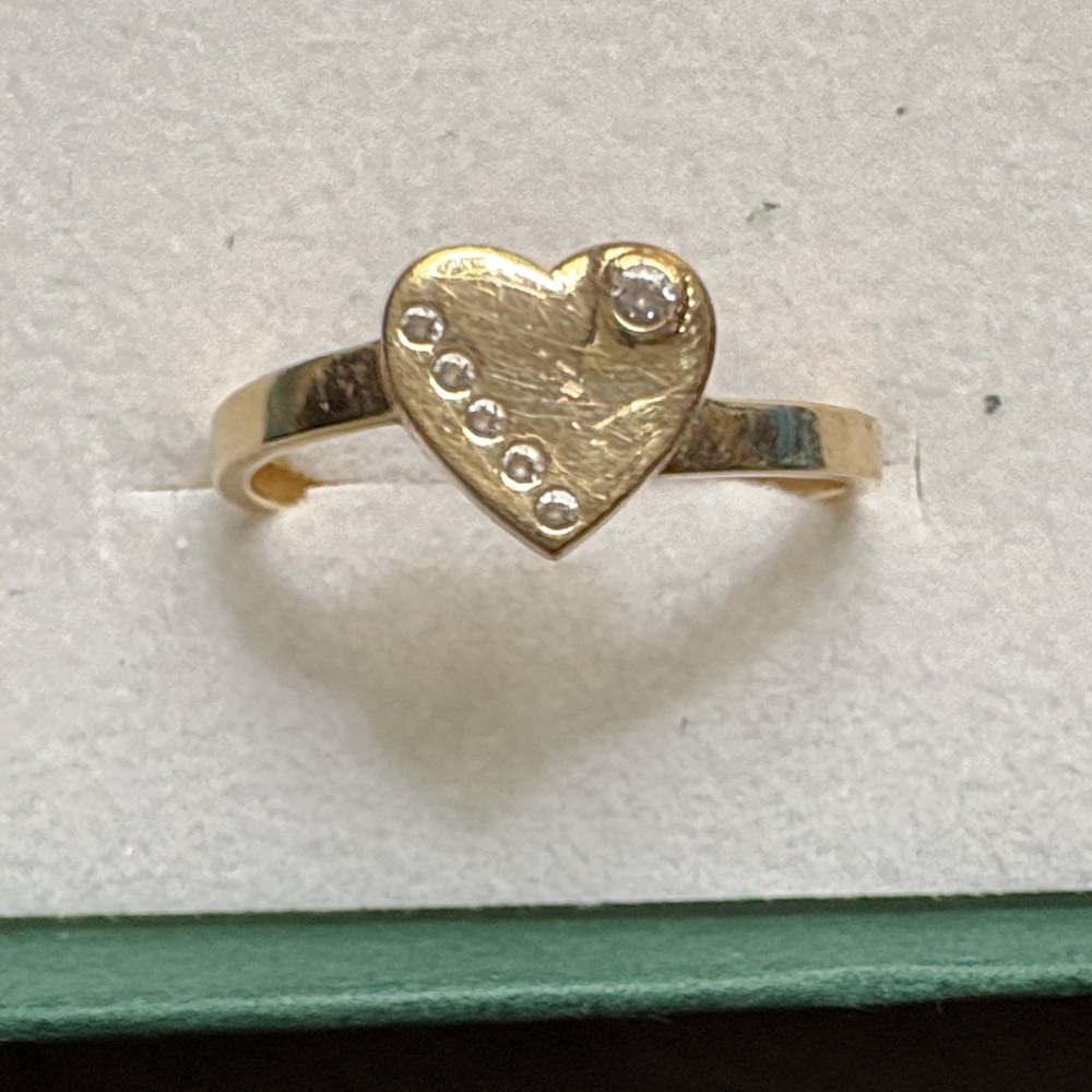 Gold Heart Ring with  No Diamond Accent - Picture 2 of 7